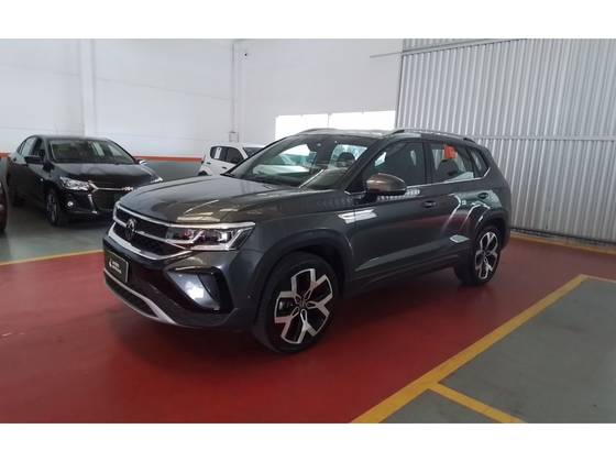 VOLKSWAGEN TAOS 1.4 250 TSI TOTAL FLEX HIGHLINE AUTOMÁTICO